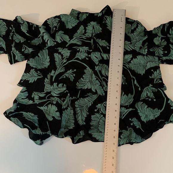 Cinq à Sept | Ileana Palm Print Silk Blouse – Size M | Excellent Condition - Picture 8 of 8